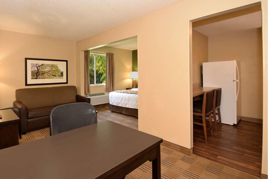 Extended Stay America Select Suites - Raleigh - Cary - Regency Parkway South Room photo