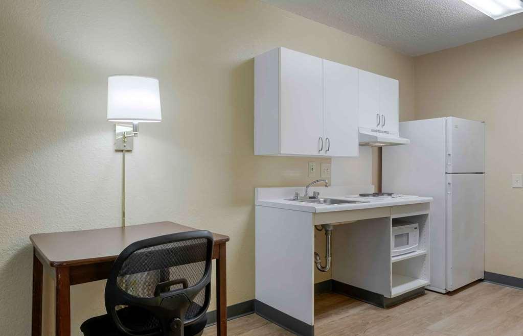 Extended Stay America Select Suites - Raleigh - Cary - Regency Parkway South Room photo